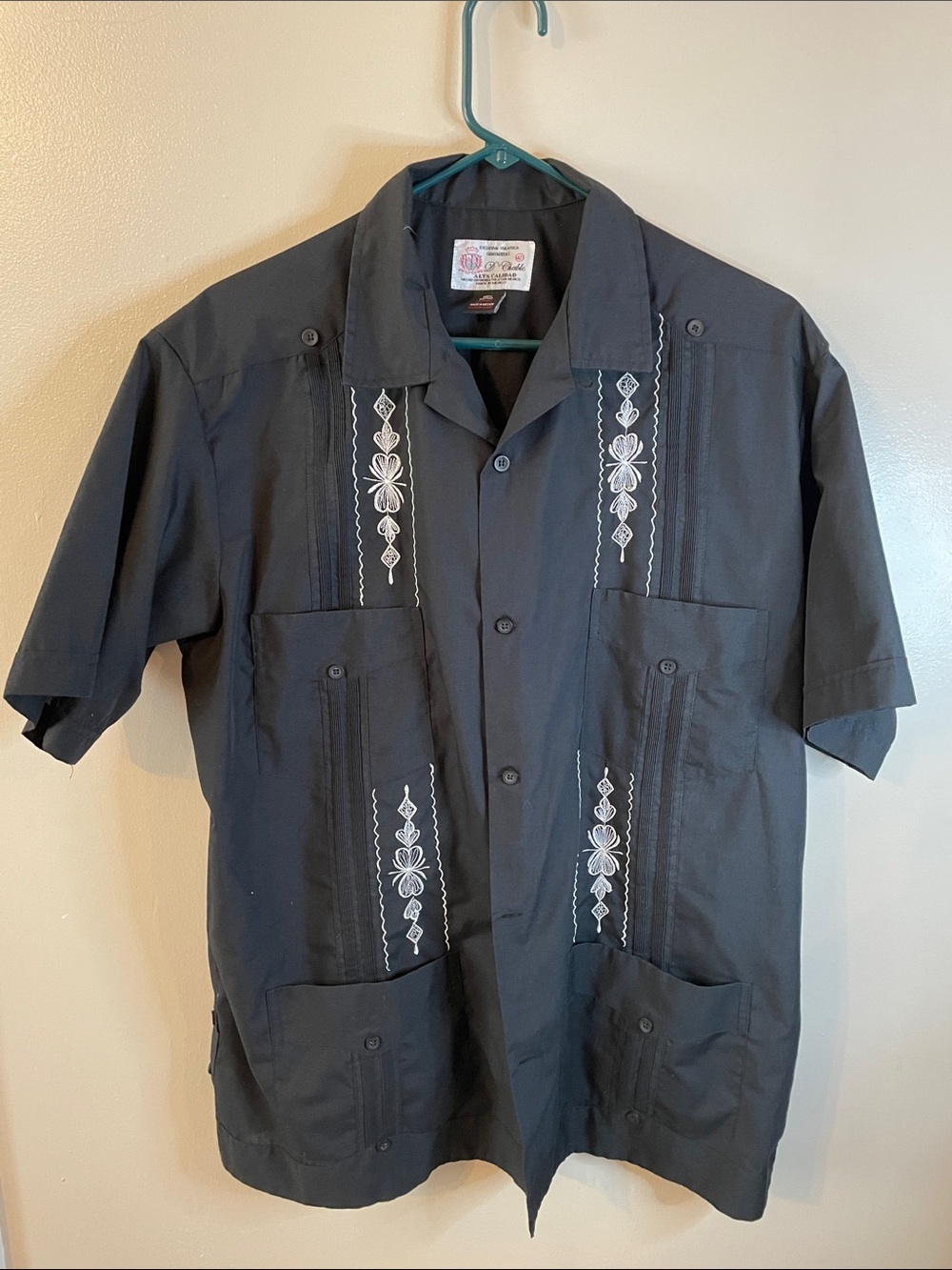 Men’s Linen Guayabera